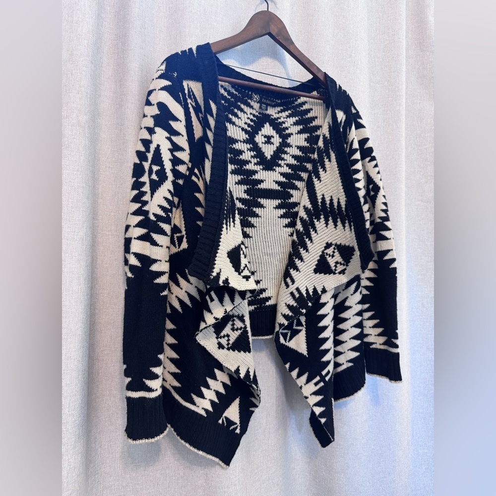 Kadence Boho Black and Cream Geometric Southwest Cowgirl Sweater - Picture 4 of 6